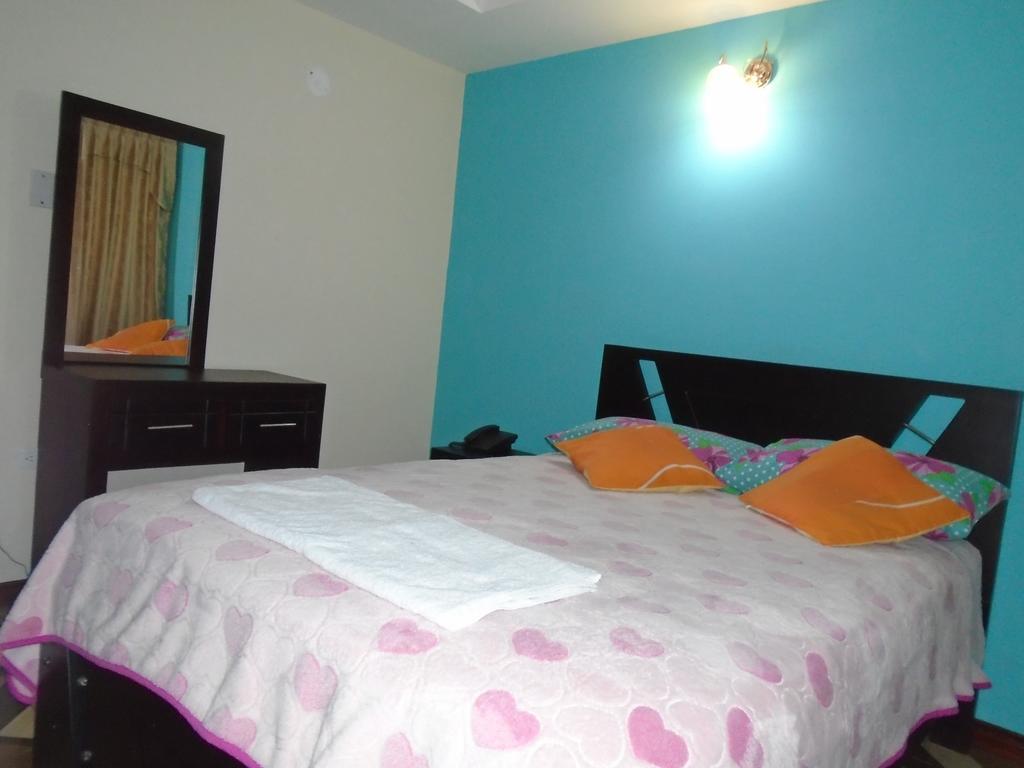 Hotel El Ejido Quito Room photo